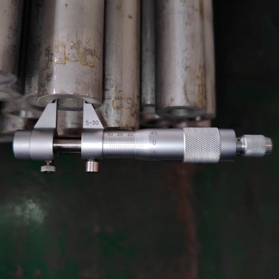 316Ti a soudé autour des tubes et tuyaux sans soudure, en acier laminés à chaud droits de tuyauterie d'acier inoxydable